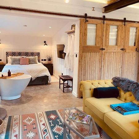 Luxury Barn With Hot Tub, Spa Treatments, Private Dining Little Budworth Eksteriør billede