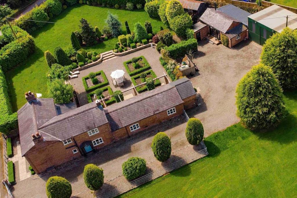 Luxury Barn With Hot Tub, Spa Treatments, Private Dining Little Budworth Eksteriør billede