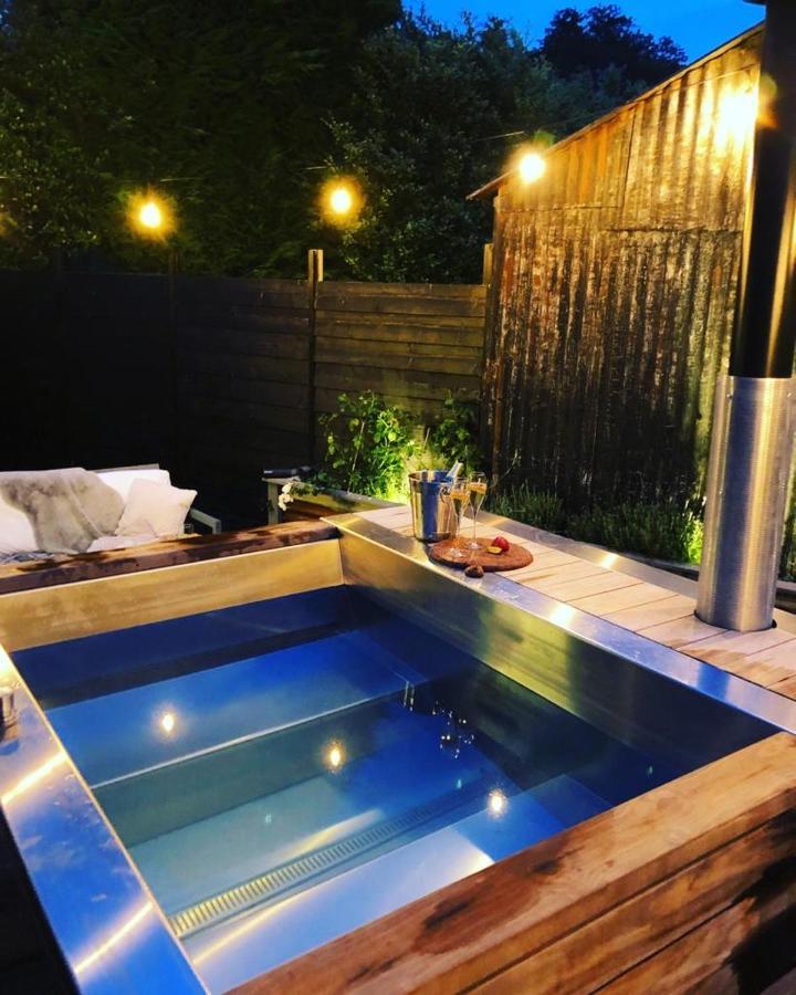 Luxury Barn With Hot Tub, Spa Treatments, Private Dining Little Budworth Eksteriør billede